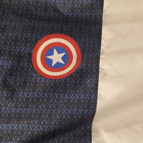 ❤ Marvel 💙 Captain America Windbreaker - Picture 3 of 9